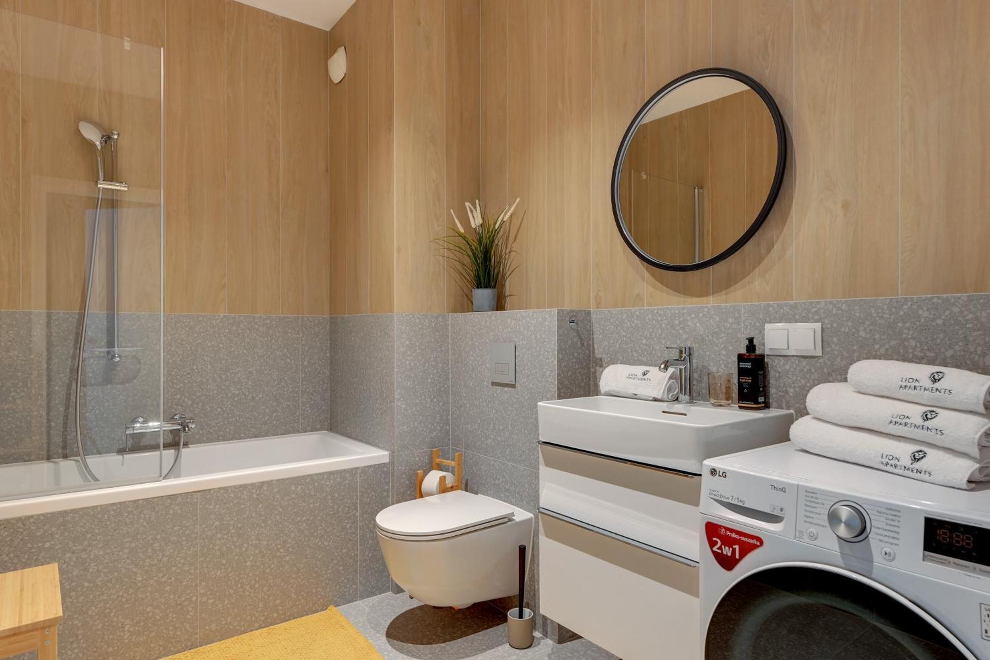 Scala City Center Apartments With Parking By Lion Apartments グダニスク エクステリア 写真